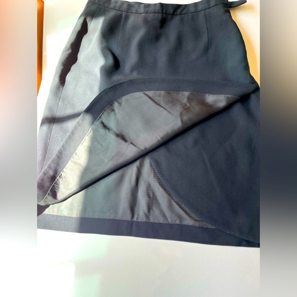 Giorgio Armani front side slit skirt size 40 - Picture 4 of 9